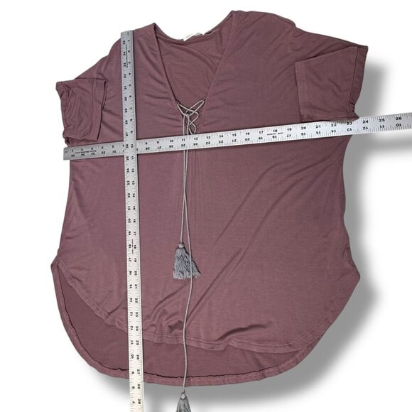 The Hanger Top Womens Sz M Mauve Short-Sleeve V-Neck Lace-Up Tassel Tie Tee Boho - Picture 6 of 9